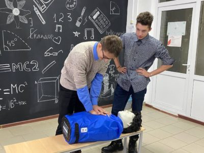 9-классники освоили навыки оказания первой помощи