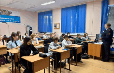 Полицейские совместно с общественниками провели беседы по правовой помощи