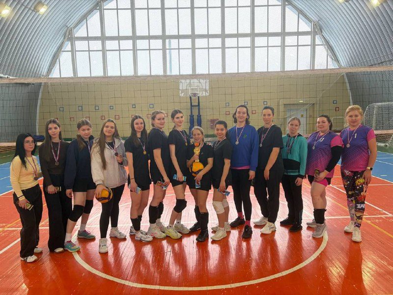 Ежегодные районные соревнования по волейболу « Кубок Деда Мороза» среди женских команд